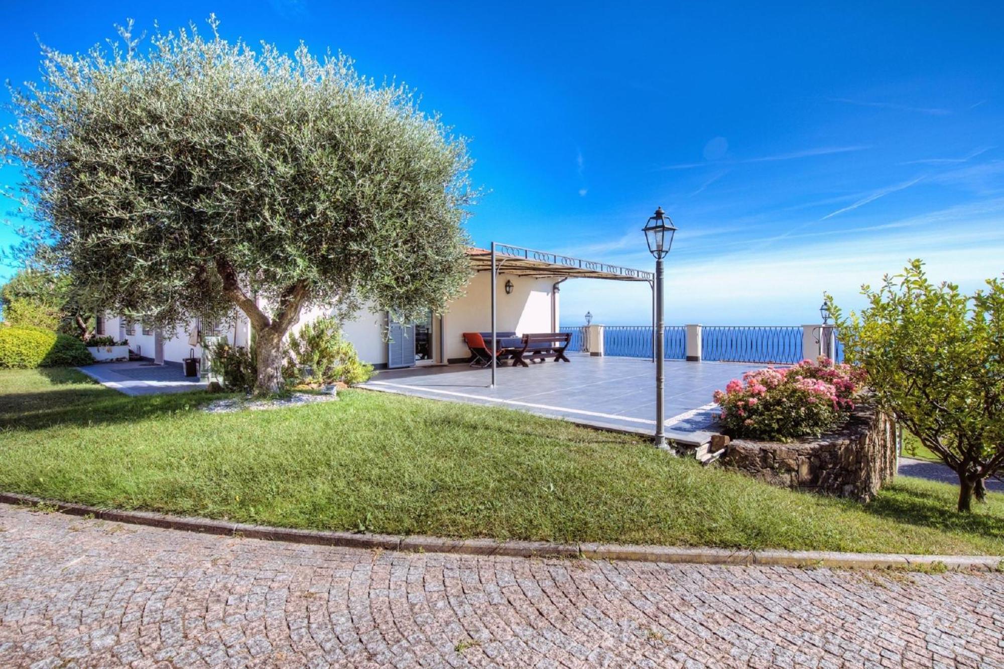 Villa Lucia Riviera Dei Fiori Pool - Happy Rentals Sanremo Eksteriør billede