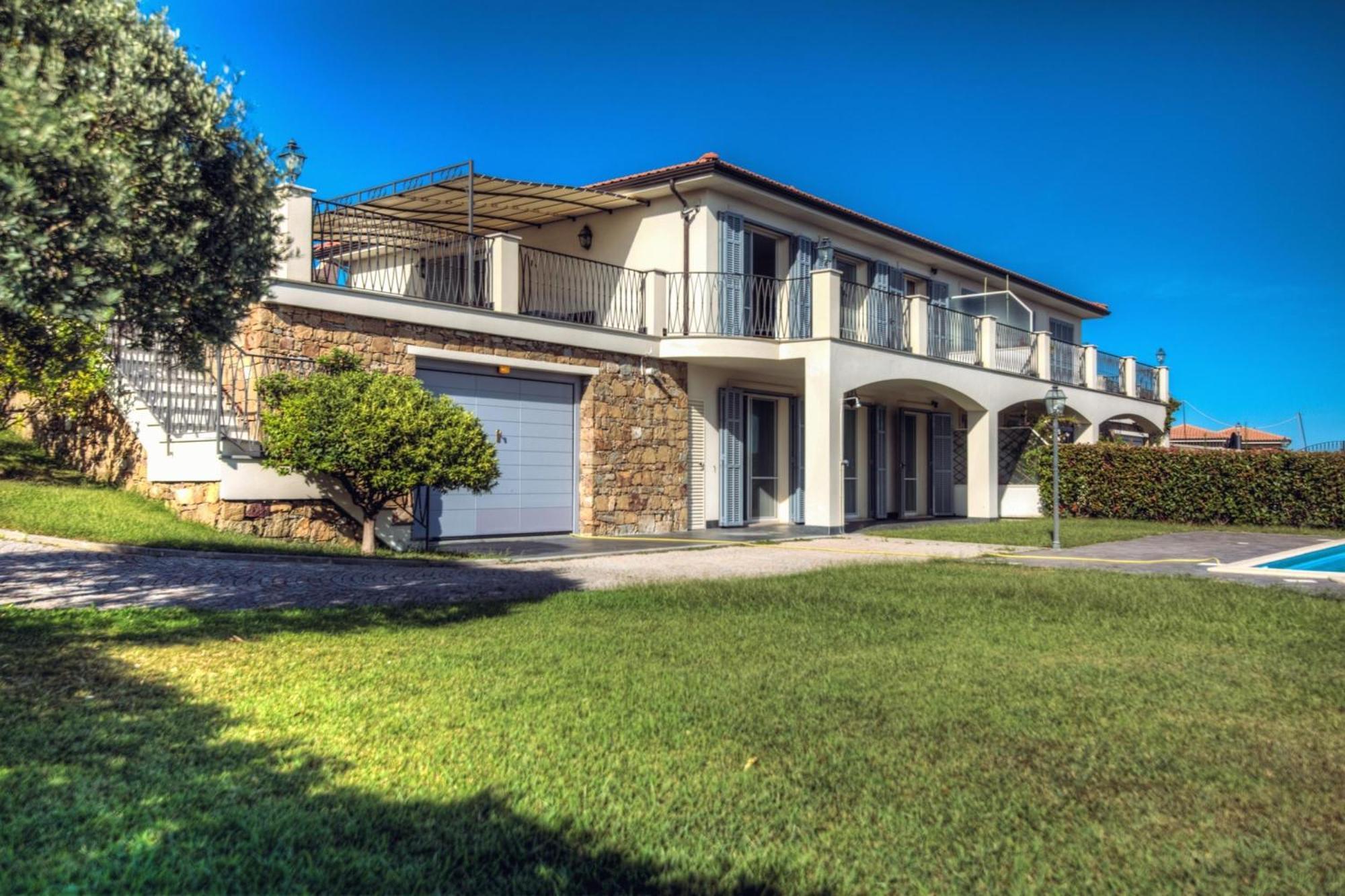 Villa Lucia Riviera Dei Fiori Pool - Happy Rentals Sanremo Eksteriør billede