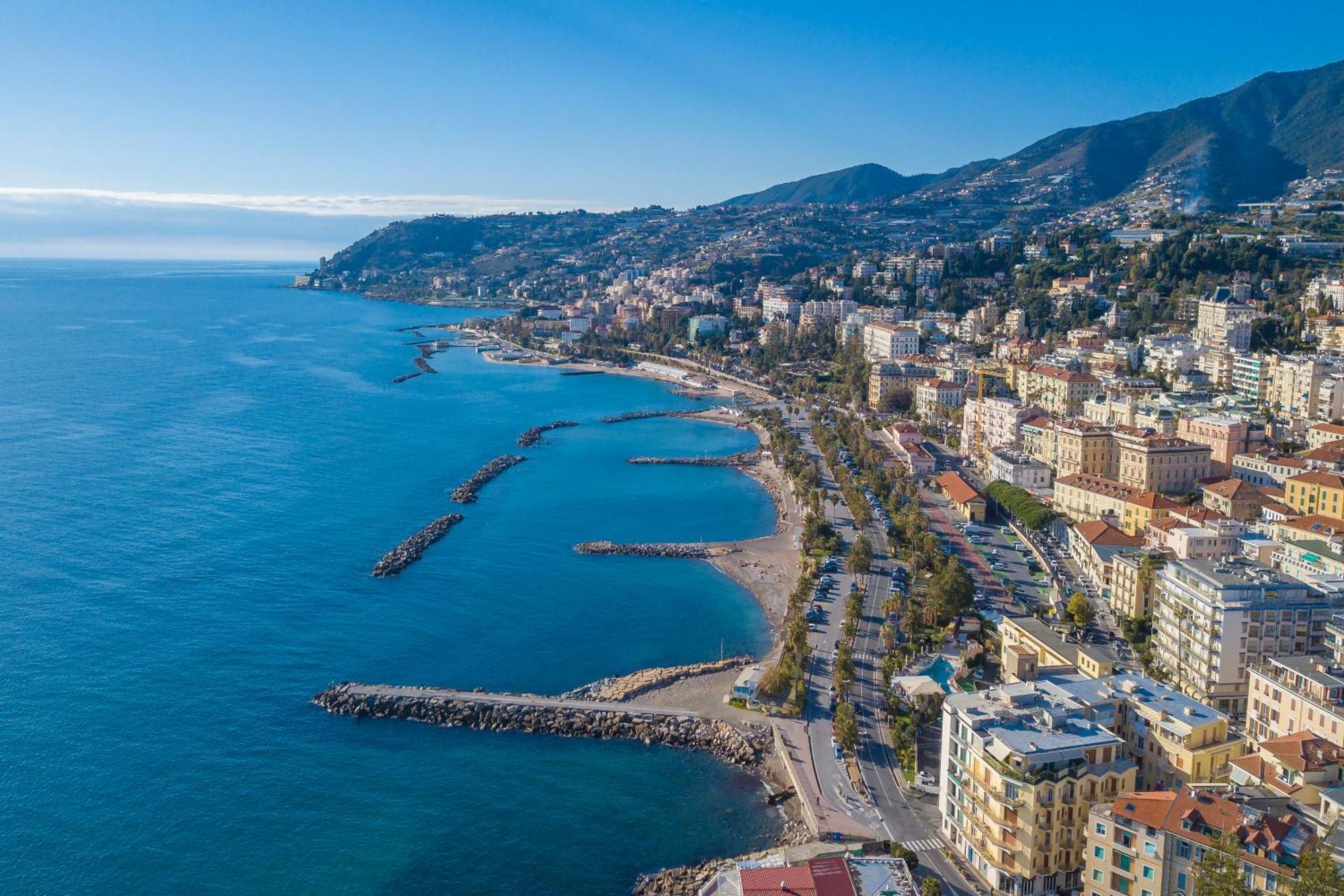 Villa Lucia Riviera Dei Fiori Pool - Happy Rentals Sanremo Eksteriør billede