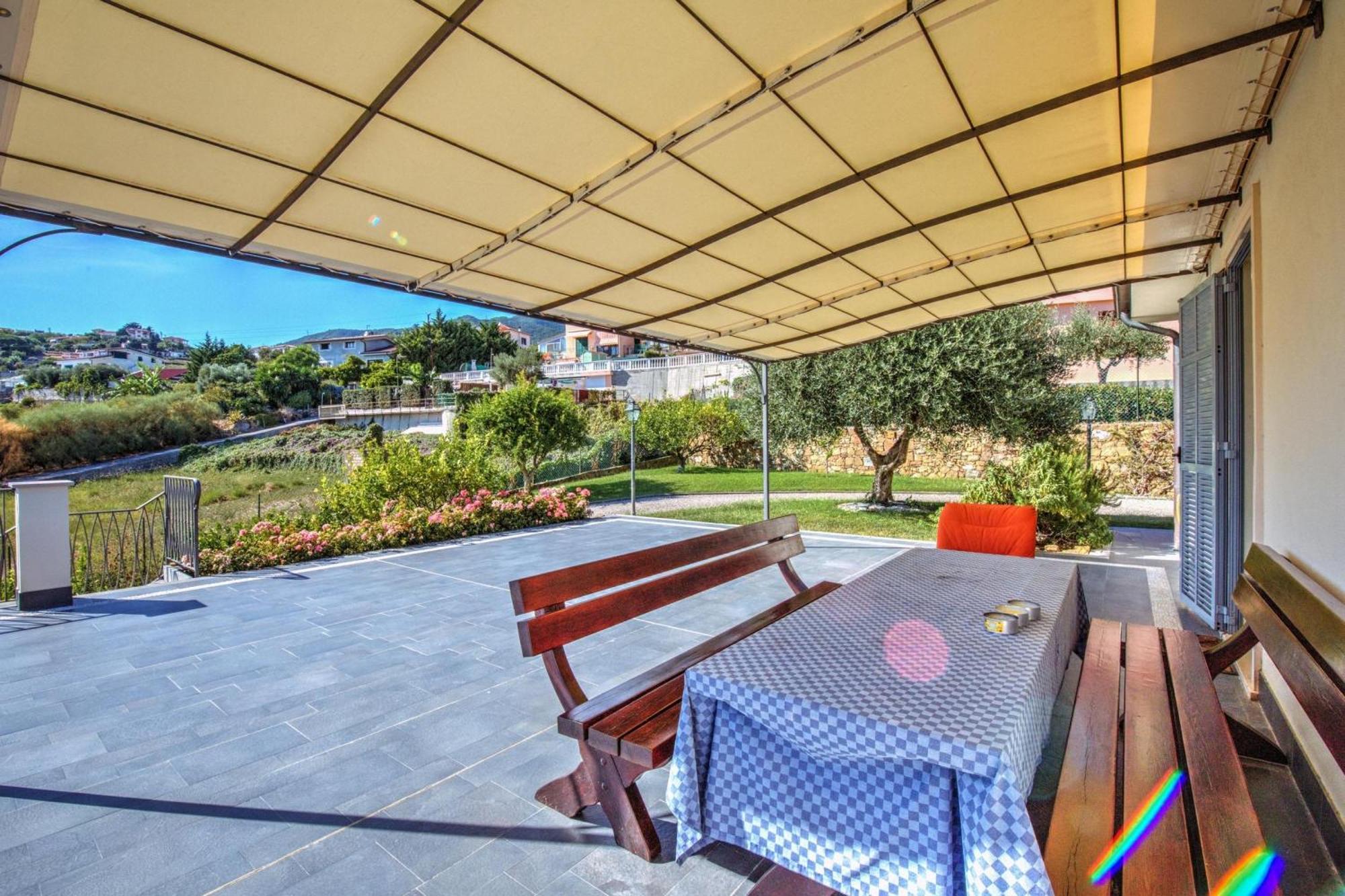 Villa Lucia Riviera Dei Fiori Pool - Happy Rentals Sanremo Eksteriør billede